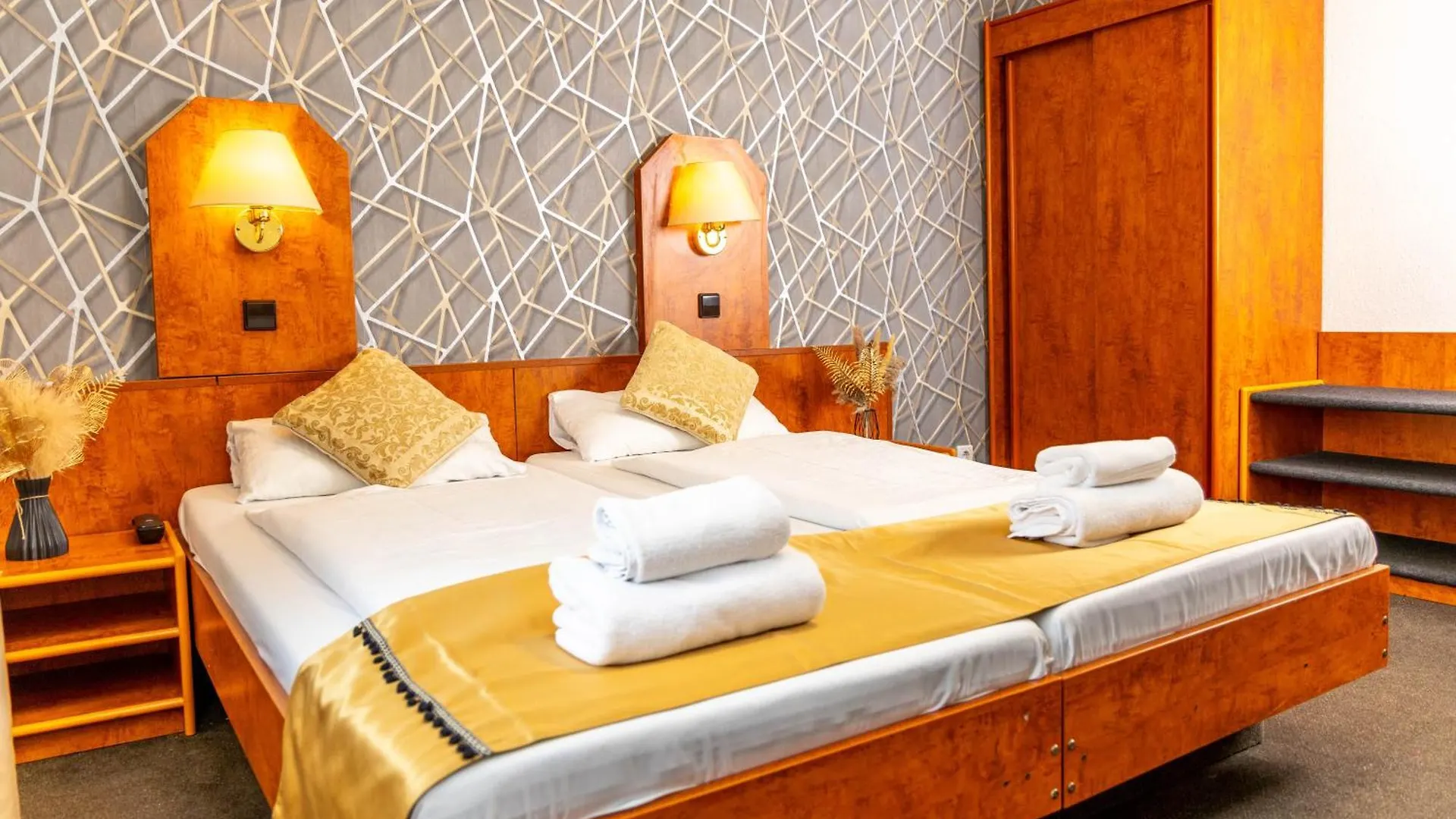 Hotel Rossija Francfort-sur-le-Main 3*,
