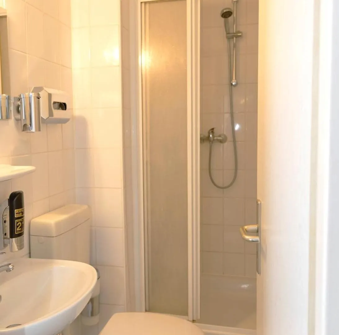 Hotel Rossija Francfort-sur-le-Main 3*,